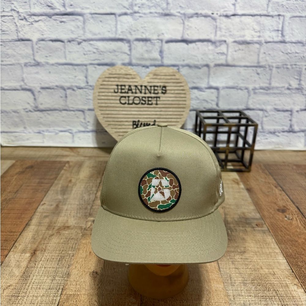 Hooey tan camo B star circle patch hat cap